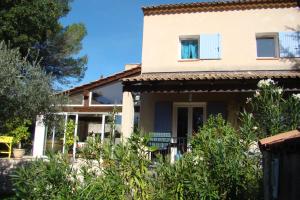 a house in the middle of a garden at l'Orée du Bois in Saint-Maximin-la-Sainte-Baume +31 photos
