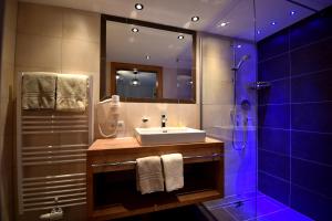 A bathroom at Haus Hubertus