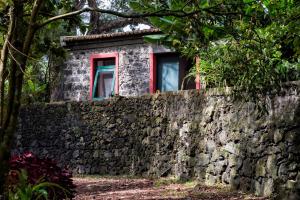 O edifício em que a casa de hóspedes se localiza