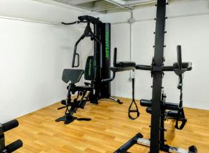 Het fitnesscentrum en/of fitnessfaciliteiten van Bright spacious 2 BDR Apt, near Arenal beach Javea , + FREE parking