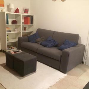 A seating area at CASA DI BIANCA ATTICO PANORAMICO A CHIETI CENTRO