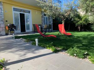 Imagem da galeria de Villa Lori Apartments Garden and Beach em Peschiera del Garda