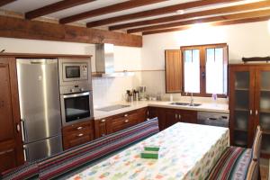 Kuchyňa alebo kuchynka v ubytovaní Casa Rural Reserva Saja-Besaya