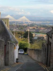 Gallery image of Dunfermline High Street Flat Ideal For Edinburgh& St. Andrews in Dunfermline