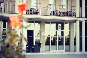A balcony or terrace at Hotel Dragović Smederevo