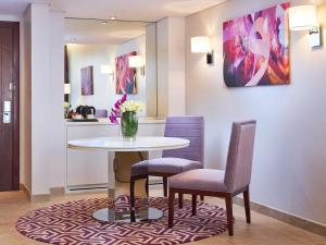 Foto dalla galleria di Mercure Dubai Barsha Heights Hotel Suites And Apartments a Dubai
