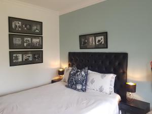 B&B on Buckingham Guest House客房内的一张或多张床位