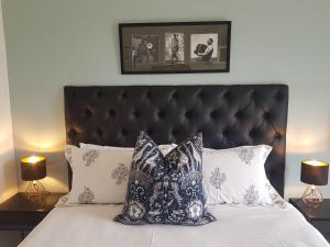 B&B on Buckingham Guest House客房内的一张或多张床位