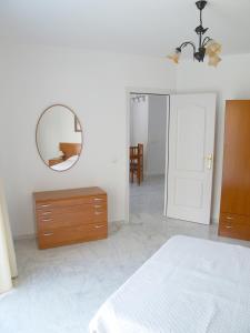 Apartment in Torremolinos Centerにあるベッド