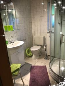Bilik mandi di Ferienhaus Zur Heide - Erdgeschoss