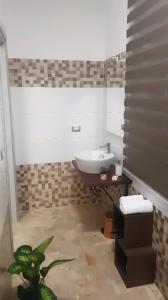 A bathroom at Notti Rosa B&B