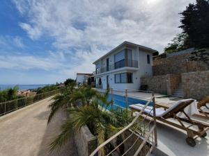 Příroda nedaleko vily