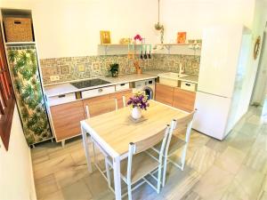 Kuchnia lub aneks kuchenny w obiekcie VILLA BAHIA AZUL