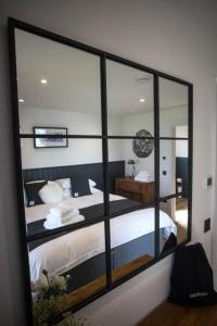 Tempat tidur susun dalam kamar di Creag Moine Luxury Self Catering