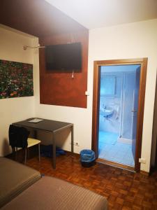 Μια τηλεόραση ή/και κέντρο ψυχαγωγίας στο l'igloo b&b