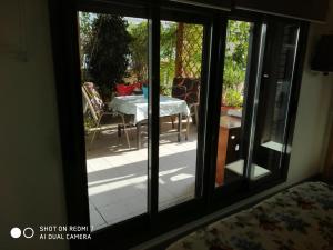Balkón nebo terasa v ubytování Habitacion Familiar en un Ático con gran terraza y,cocina ,en la playa