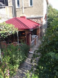 Zgradba, v kateri se nahaja apartma