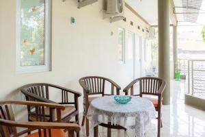 Χώρος καθιστικού στο RedDoorz near Gajahmungkur Semarang
