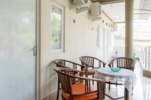 Χώρος καθιστικού στο RedDoorz near Gajahmungkur Semarang +21 φωτογραφίες