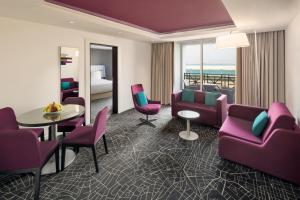 Posezení v ubytování Park Inn by Radisson Dammam