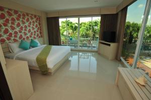 Gallery image of Chalong Beach Front Residence in Rawai Beach