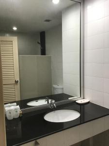 Koupelna v ubytování Tonkoon Hotel