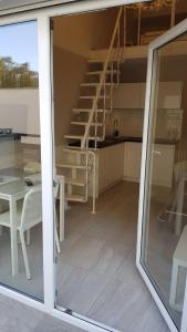 Balkón alebo terasa v ubytovaní Holiday Home SLAVIA NEW S7 z antresolą i balkonem przy plaży