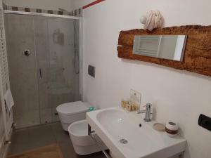 A bathroom at Torre della Botonta