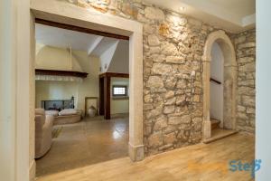 スベットヴィンチェナットにあるRustic Villa with pool in the center of a romantic little placeのギャラリーの写真 +49枚の写真