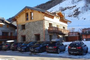 Nespecifikovaný výhled na hory nebo výhled na hory při pohledu z aparthotelu