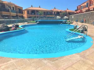 Fotografie z fotogalerie ubytování Appartement tout confort près de l'océan avec terrasse, piscines et tennis v destinaci Arona