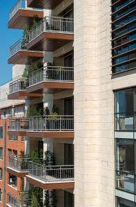 Balkón nebo terasa v ubytování ZUR Studios and Suites
