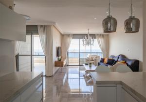 Gallery image of Oַ&O Group- Mini Penthouse 3BR Sea View Bat-Yam in Bat Yam