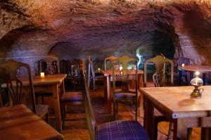 A restaurant or other place to eat at Finca Patio Canario