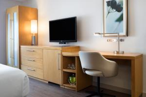 TV a/nebo společenská místnost v ubytování Hyatt Place Austin Downtown