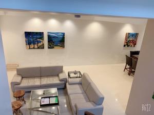 Posezení v ubytování Tumon Bel-Air Serviced Residence
