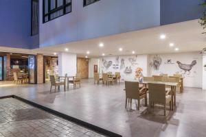 Xen Hotel Nakhon Pathom - SHA PLUS餐厅或其他用餐的地方