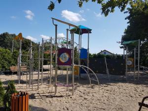 Plac zabaw dla dzieci w obiekcie Apartament Bałtyk Polanki Park, basen, sauna, fitness, sala zabaw dla dzieci