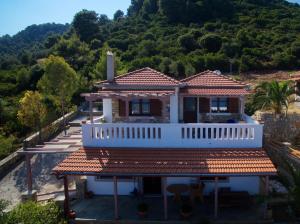 Gallery image of Agnantema seaview Villas in Aghios Petros Alonissos