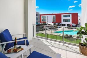 Sundlaugin á Element on Coolum Beachfront Sunshine Coast eða í nágrenninu