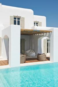 The swimming pool at or close to Diles Villas & Suites Mykonos