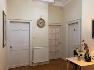 Zdjęcie z galerii obiektu City Centre En-Suite Room w Edynburgu