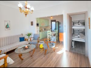 Η κουζίνα ή μικρή κουζίνα στο CHEZ KONSTANTINOS +50 φωτογραφίες