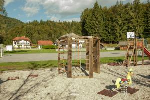 Kawasan permainan kanak-kanak di House of Adventure - The Base to explore Slovenia
