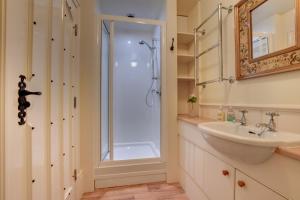 Ванная комната в Middlehead Cottages