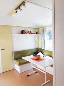 A bed or beds in a room at The PineForest Cabin Még 28 kép