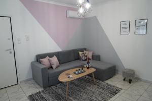 Decozian Apartments tesisinde bir oturma alanı