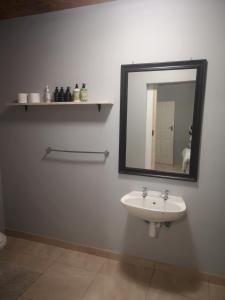 Koupelna v ubytování Tuvawa Luxury Suites