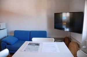 Apartments Peter & Free parkingにあるテレビまたはエンターテインメントセンター