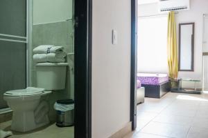 A bathroom at Caribbean Island Hotel